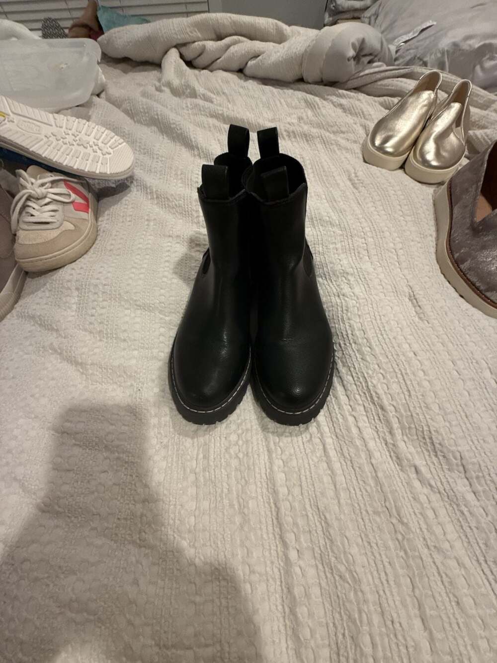 DV Dolce Vita Leigha Chelsea Boots Size 7 Black